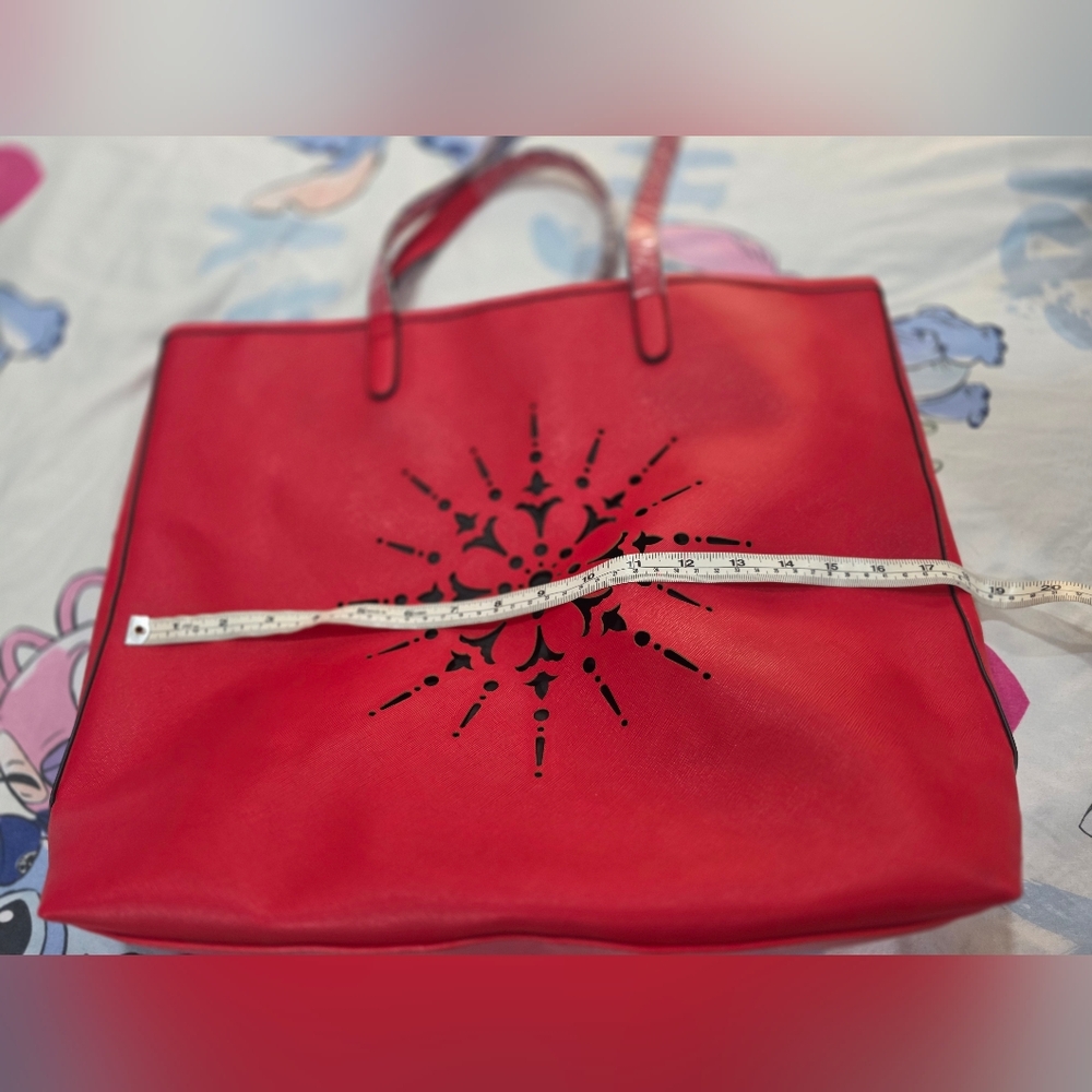 Chic Red and Black Tote Bag for Everyday Use